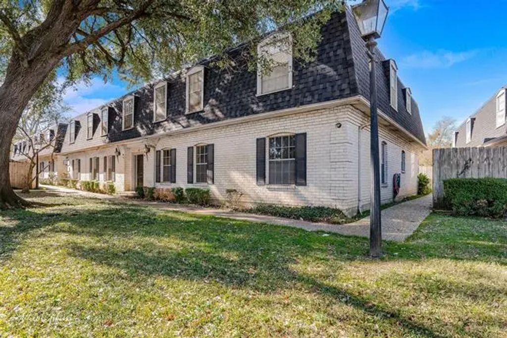 3730 Fairfield Avenue 108, Shreveport