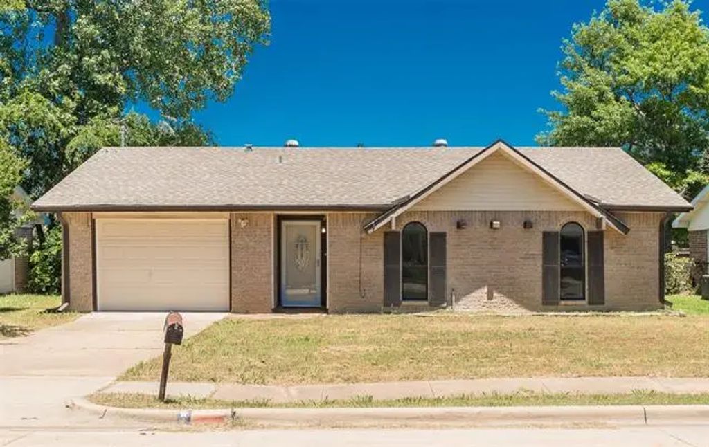 502 Campfire Drive, Grand Prairie