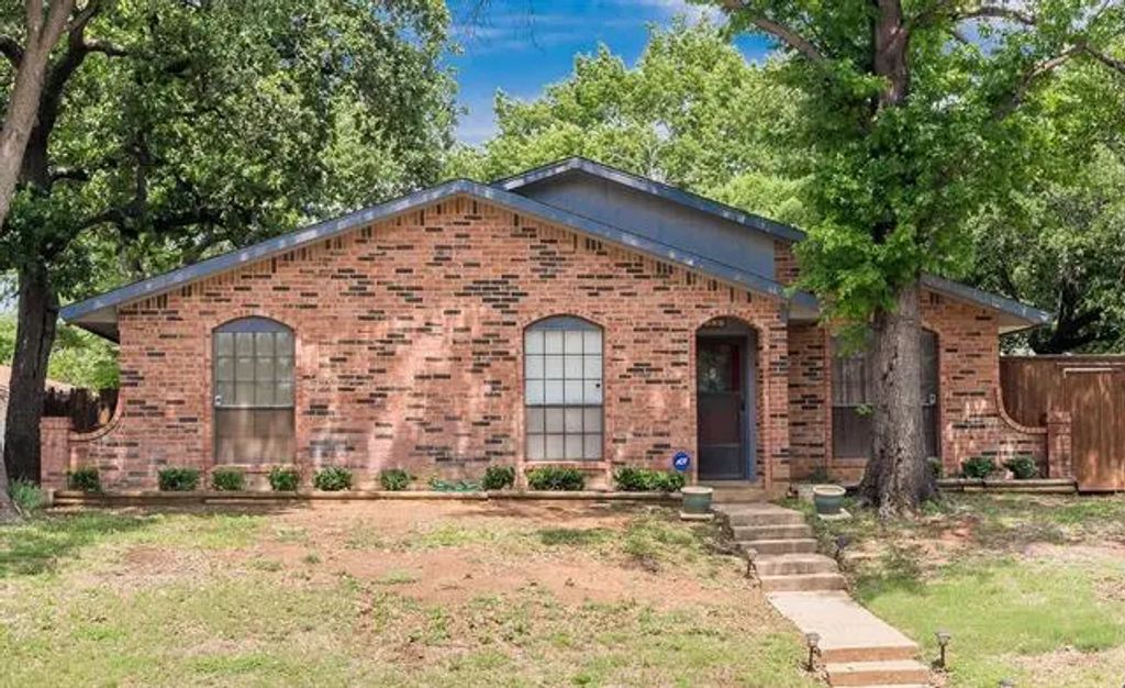 729 Mockingbird Drive, Lewisville