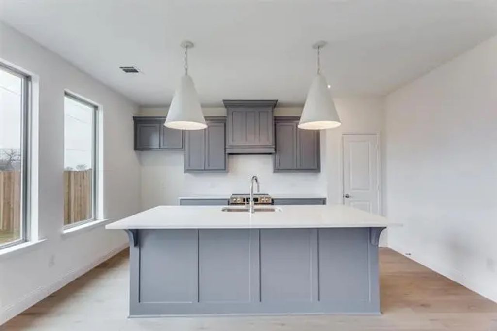 2316 Glasgow Way, Denton