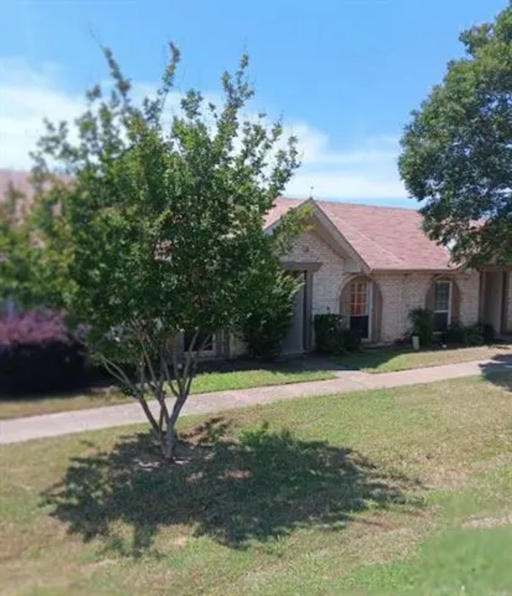 12 W Mountain Lane 41, Grand Prairie
