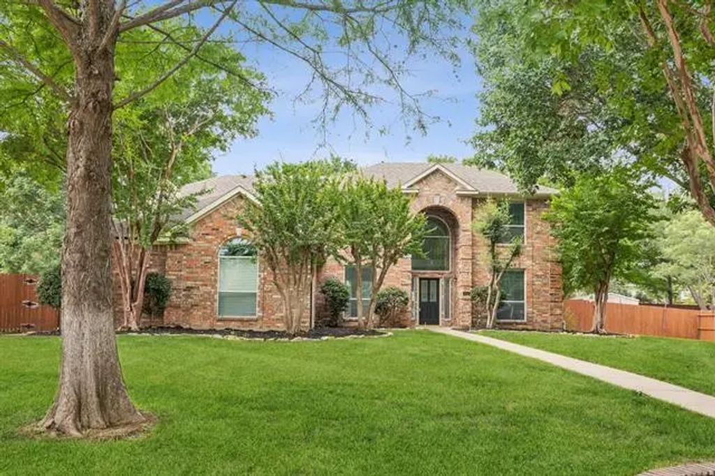 302 Chestnut Cove Circle, Southlake