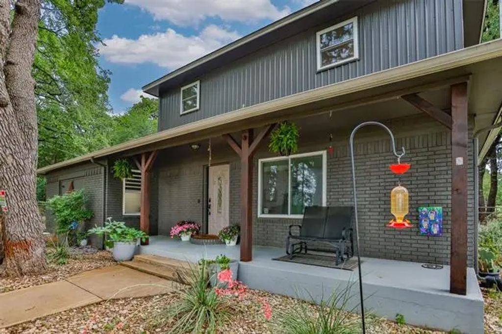 7300 W Line Road, Collinsville