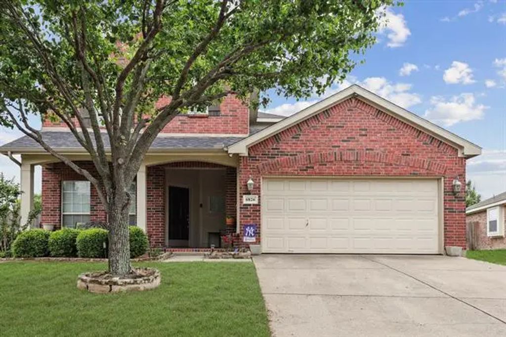 6826 Dream Dust Drive, North Richland Hills