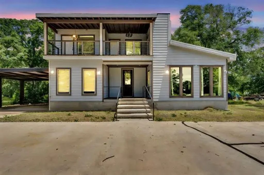 815 N Seven Points Drive, Kemp