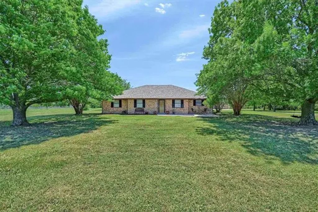 352 Choctaw Est Circle, Sherman