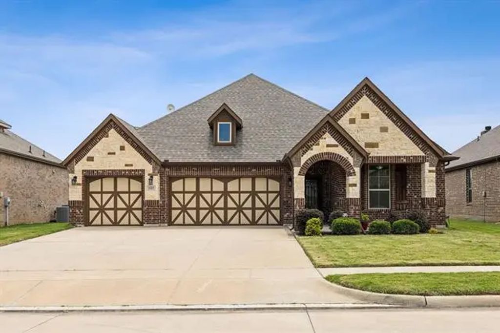 1685 Laramie Lane, Burleson