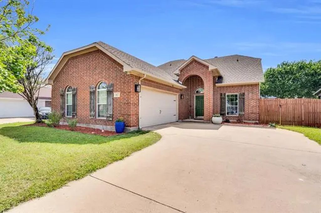 107 Oak Hollow Lane, Red Oak