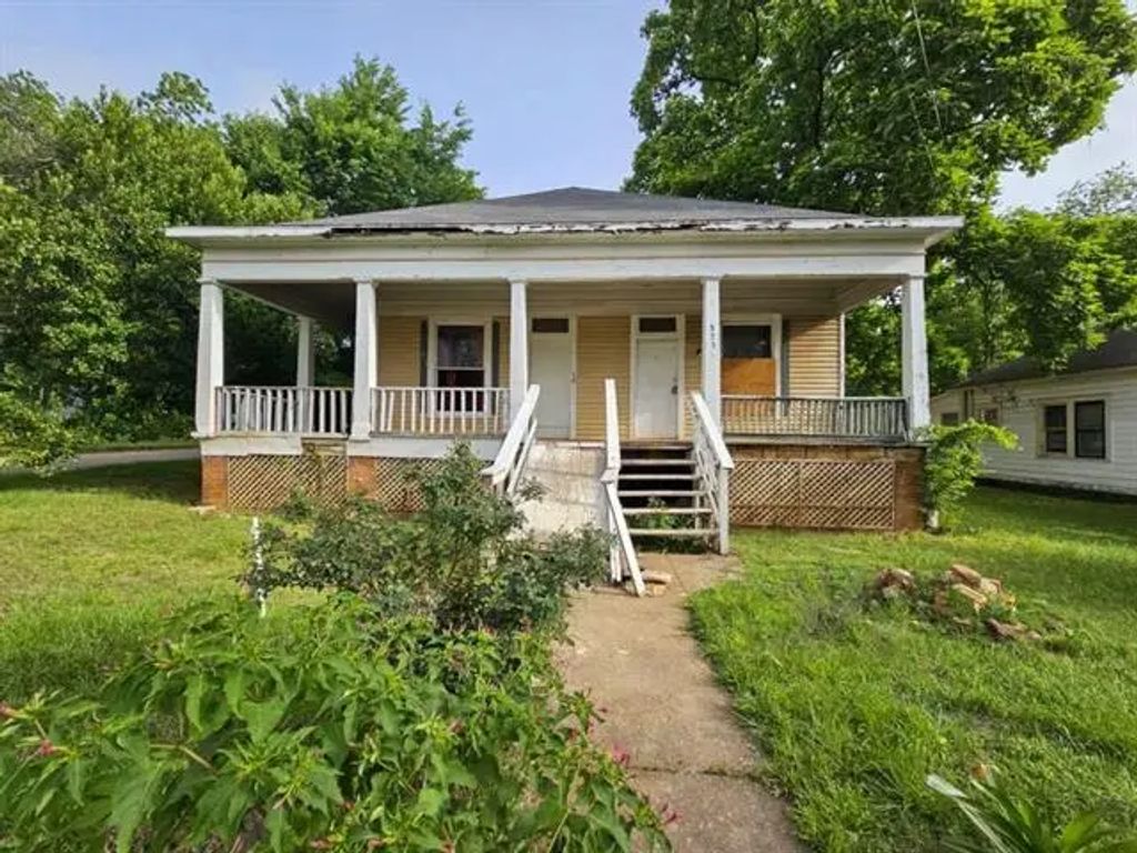 823 W Louisiana Street, Palestine