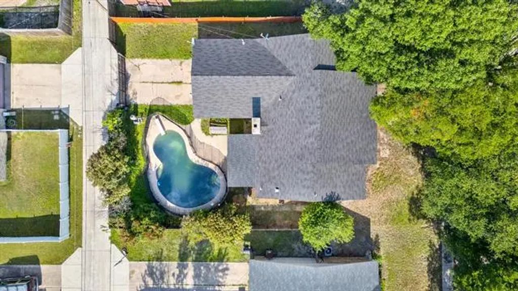 745 Oakland Street, Grand Prairie