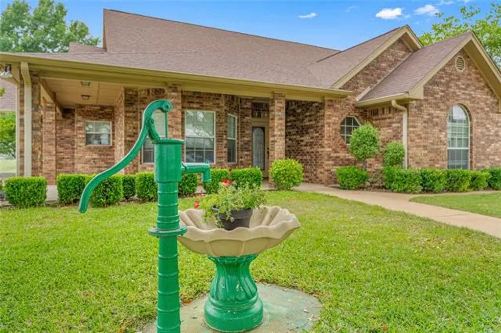 100 Wood Creek Drive, Gatesville