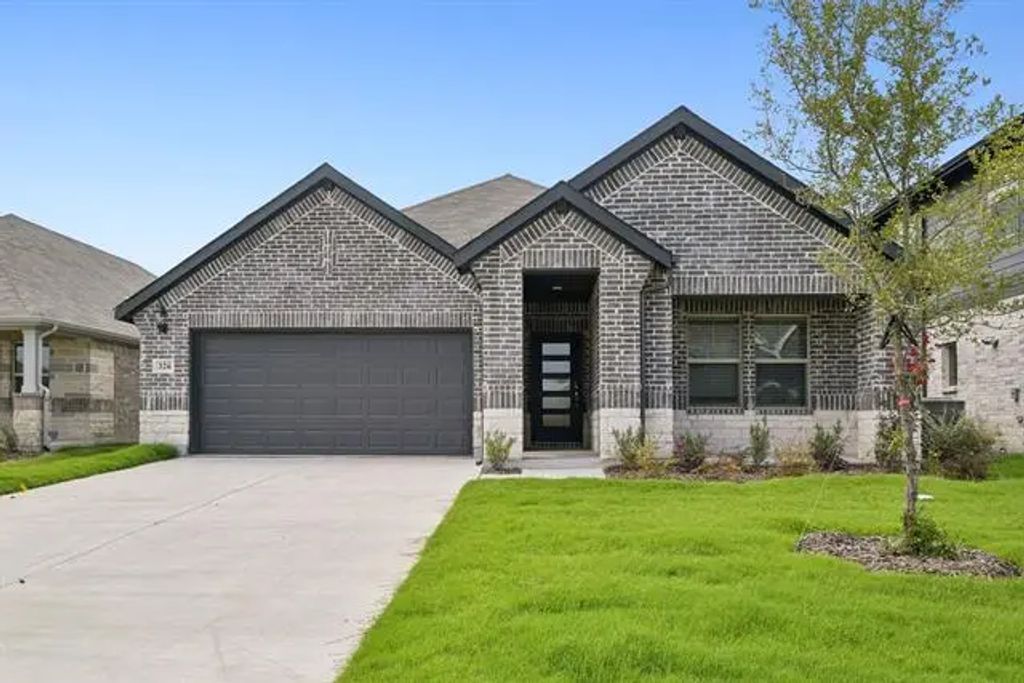 326 Iris Road, Lavon