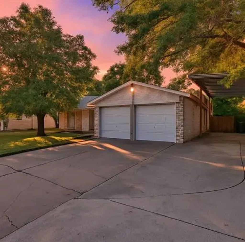 2900 Lachelle Lane, Arlington