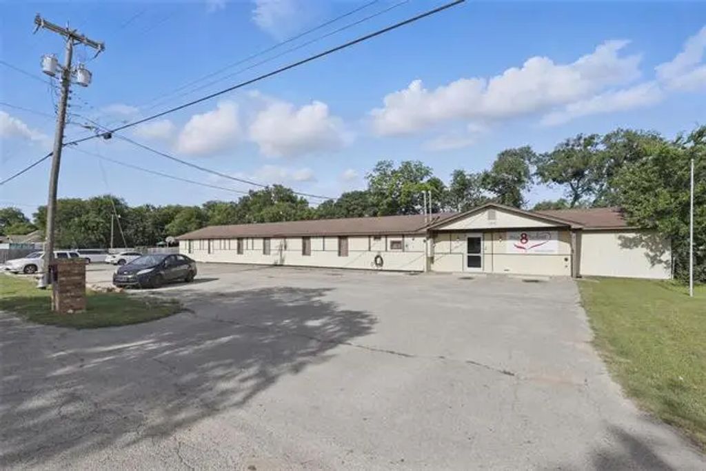 1915 N Wilhite Street, Cleburne