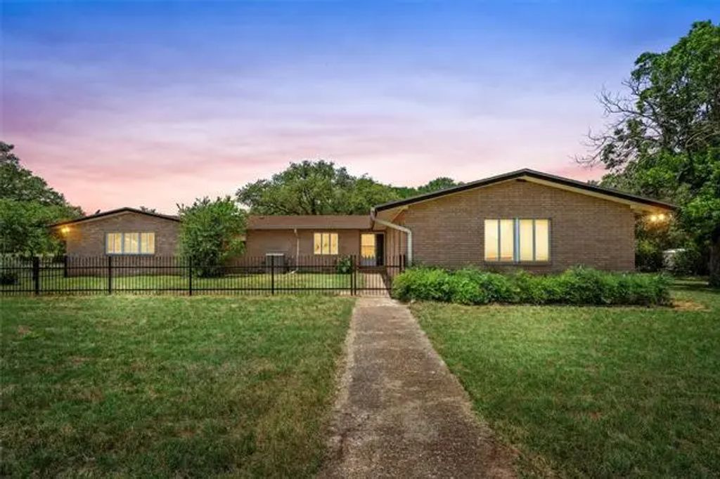 28368 W Highway 84, McGregor