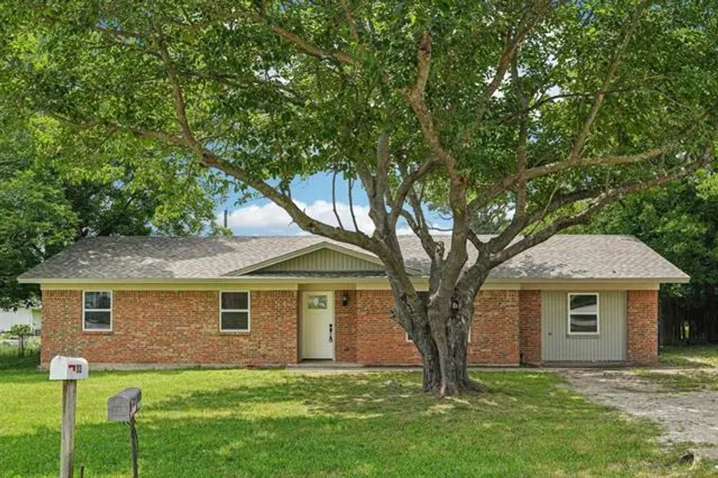 112 Gordon Drive, Azle