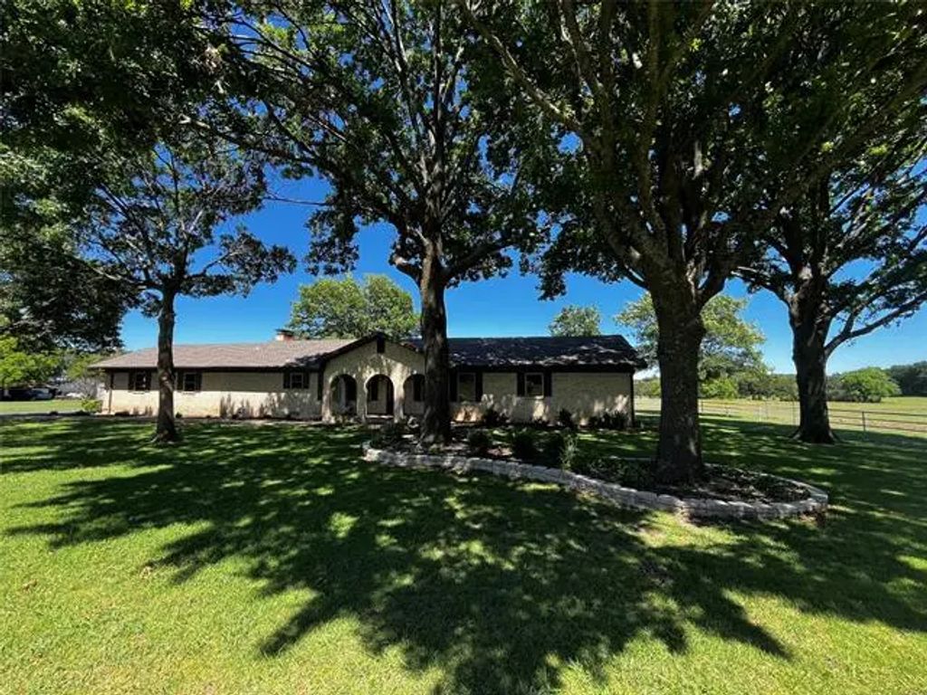 3256 Bennett Road, Howe