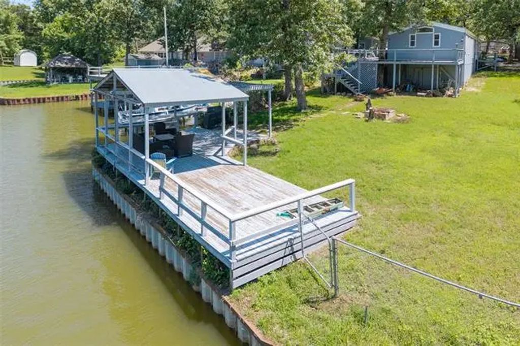 108 Mcalister Street, Mabank
