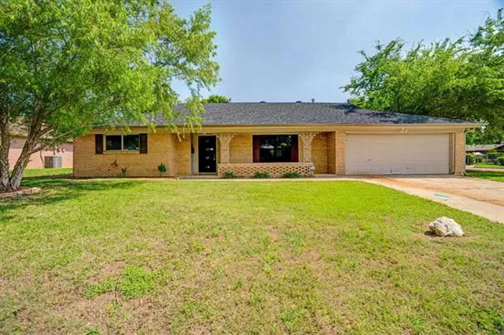 229 Cotillion Road, Fort Worth