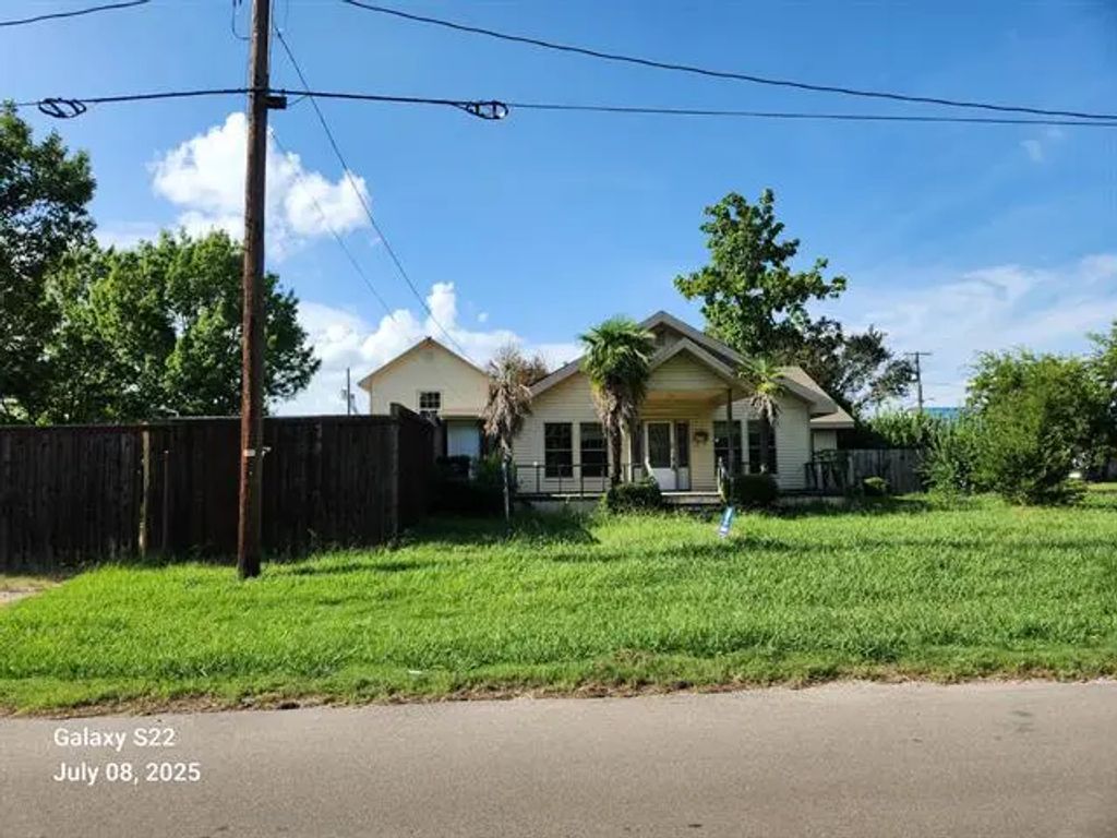 225 E Oneal Street, Wills Point