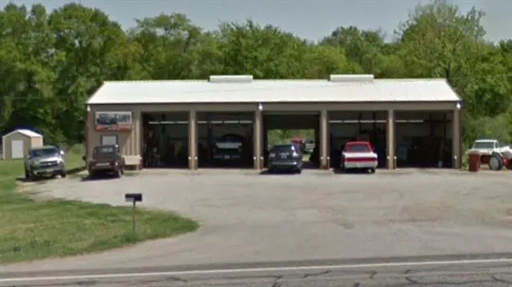 1003 S State Highway 37, Mount Vernon