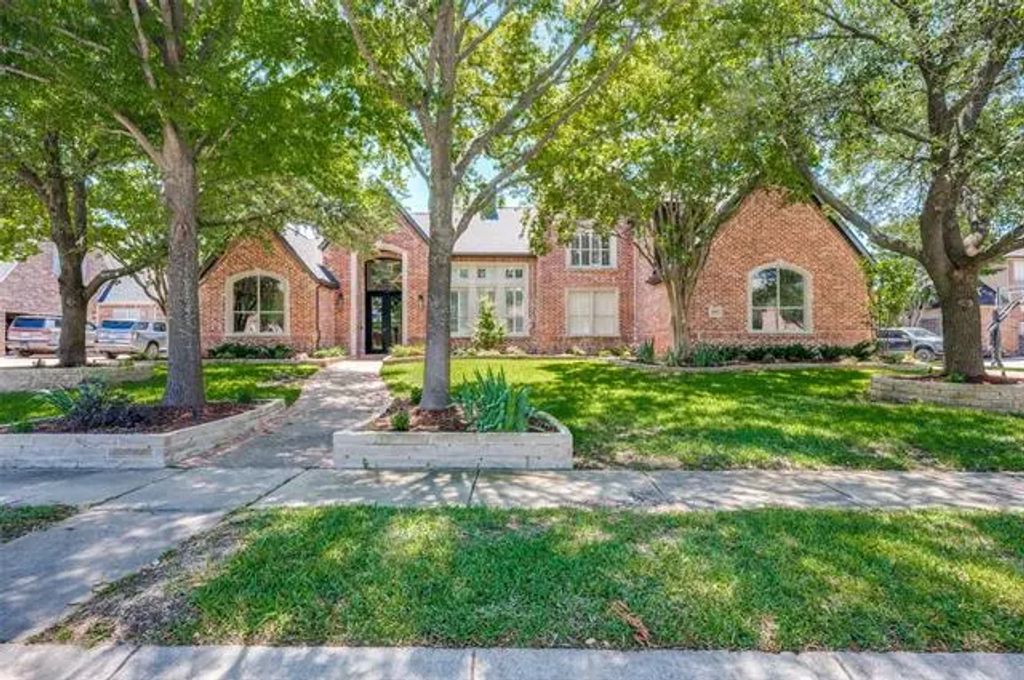 805 Cross Lane, Southlake