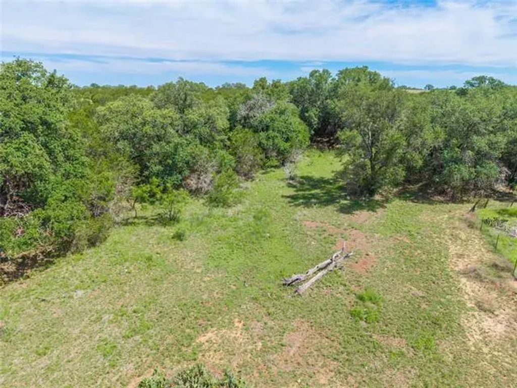 141 County Road 512, Goldthwaite