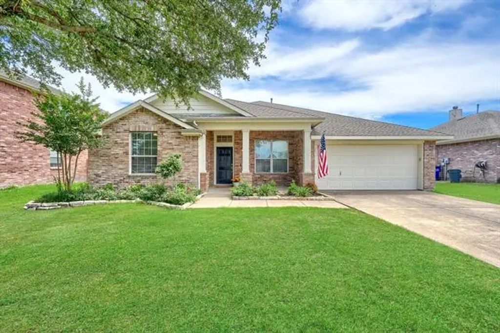 429 Creekwood Court, Forney