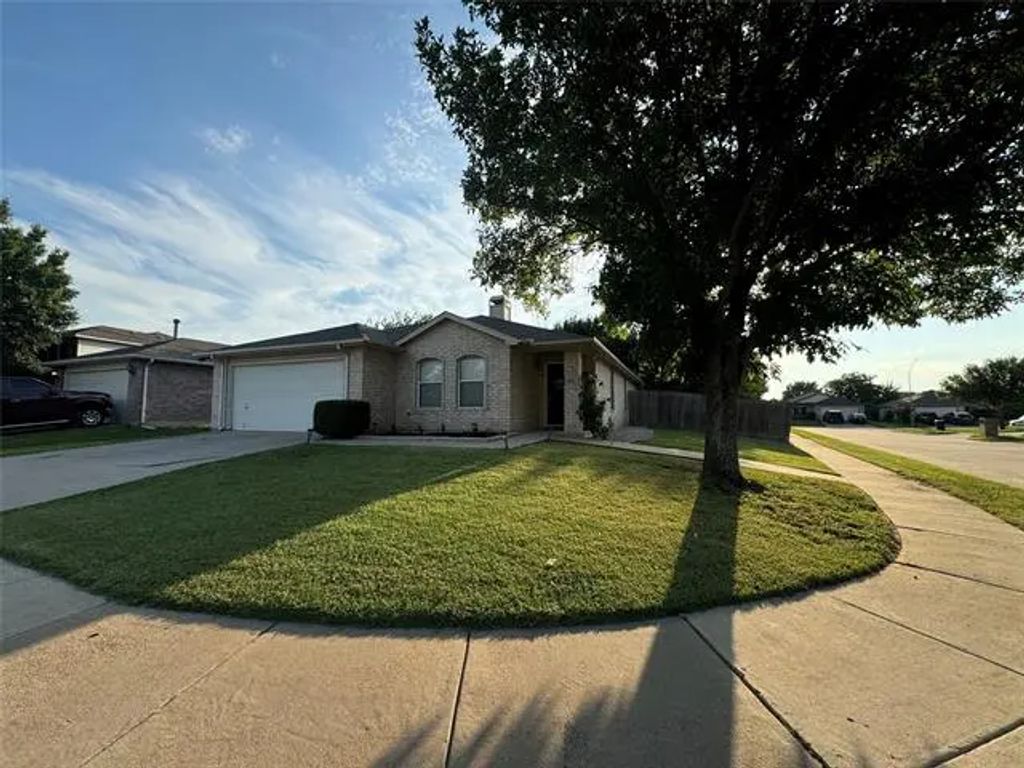 8732 Fox Meadow Way, Fort Worth