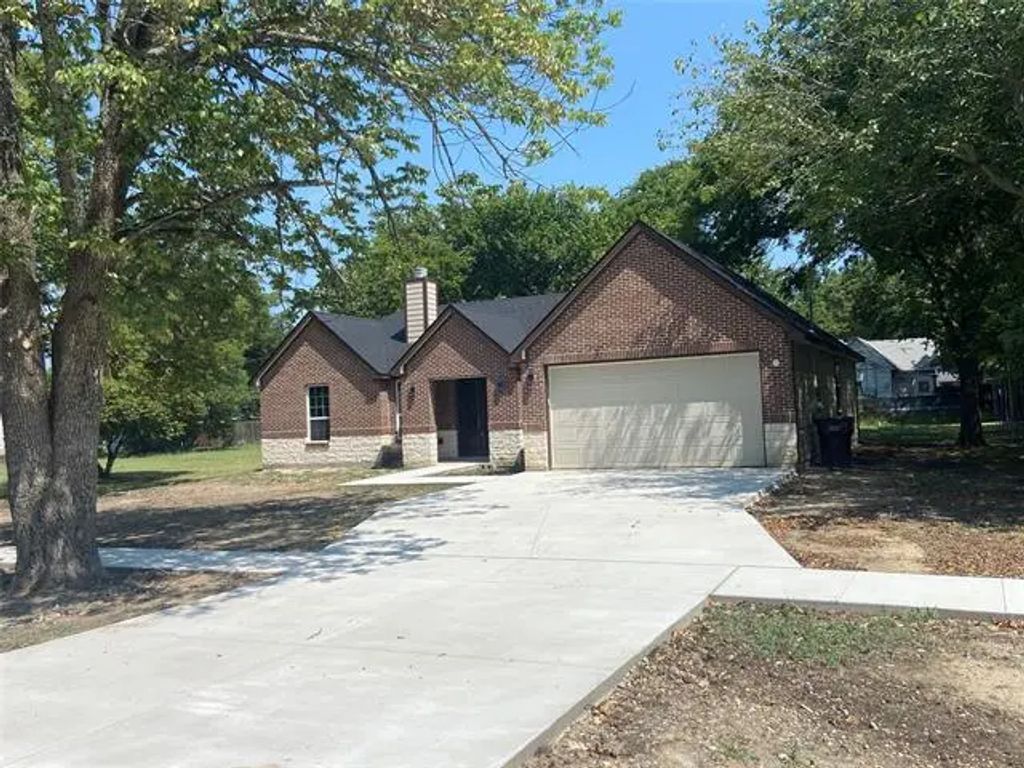 206 E Grayson, Leonard
