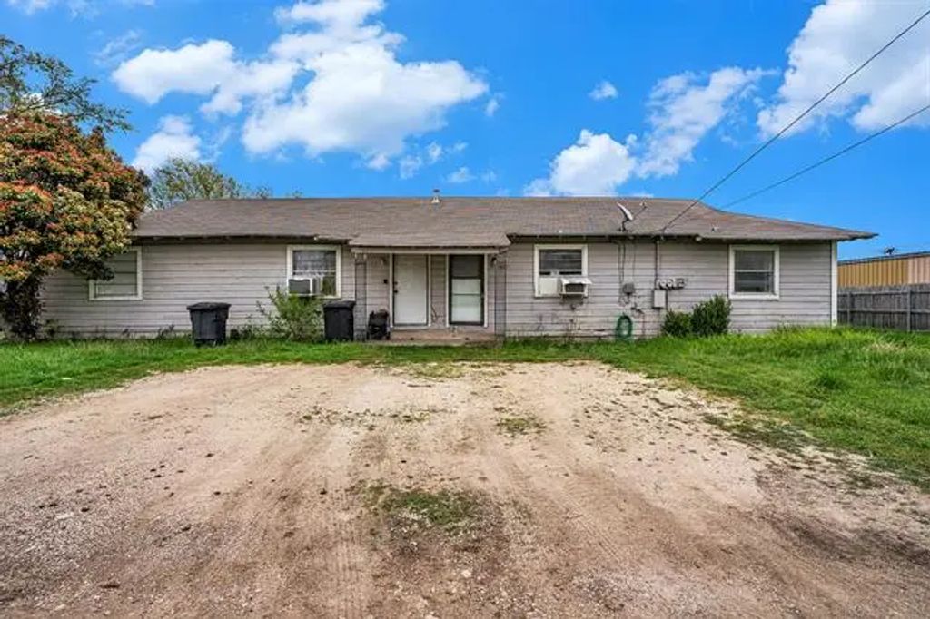 1706 Redwood Drive 1706, Cleburne