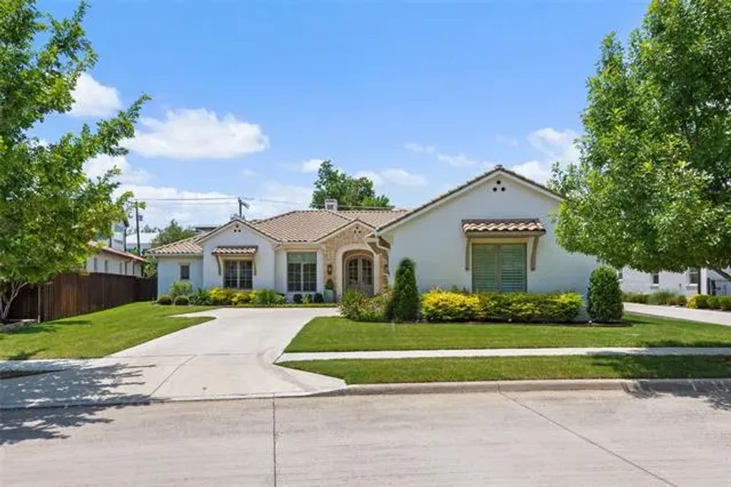 132 Pineland Place, Fort Worth