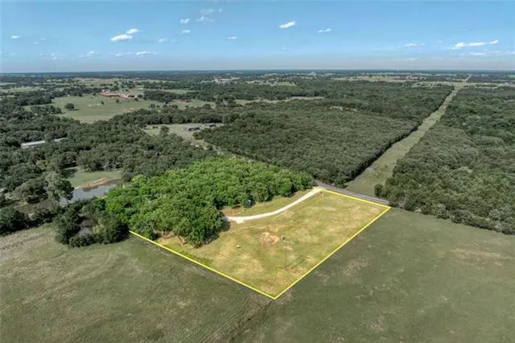 3749 County Road 107, Whitesboro
