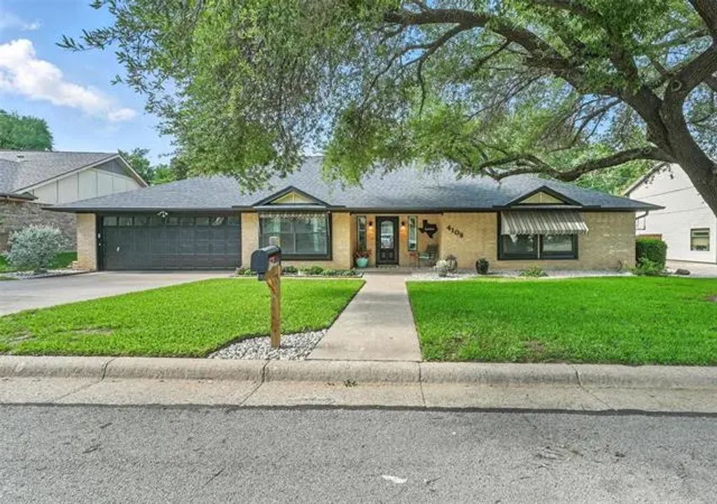 4109 Three Oaks Drive, Arlington