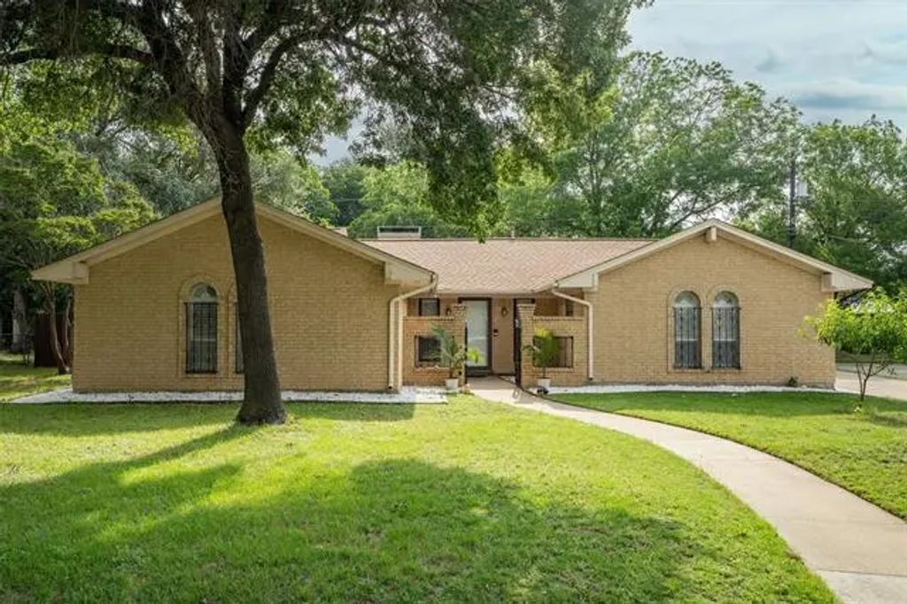 1800 Westridge Street, Denton