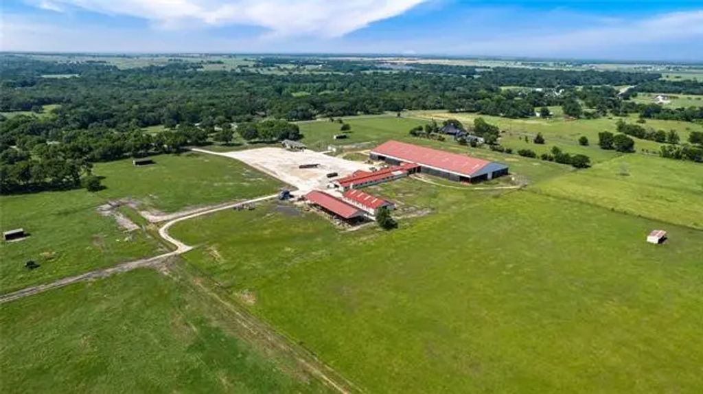 10500 Fm 916, Grandview