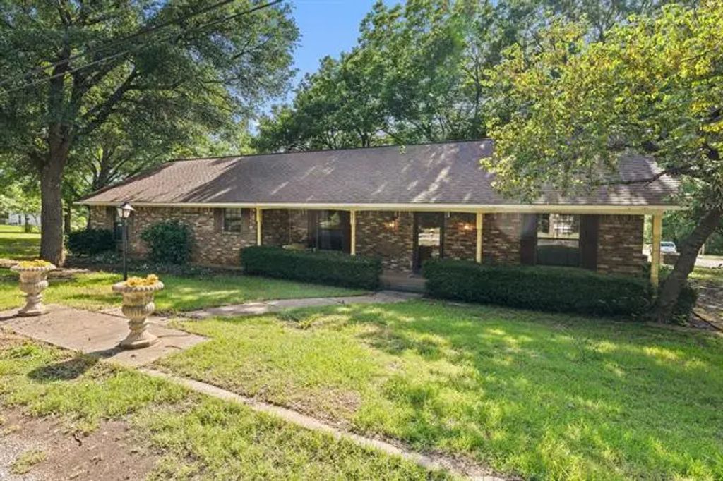 891 Lazy Acres Circle, Pottsboro