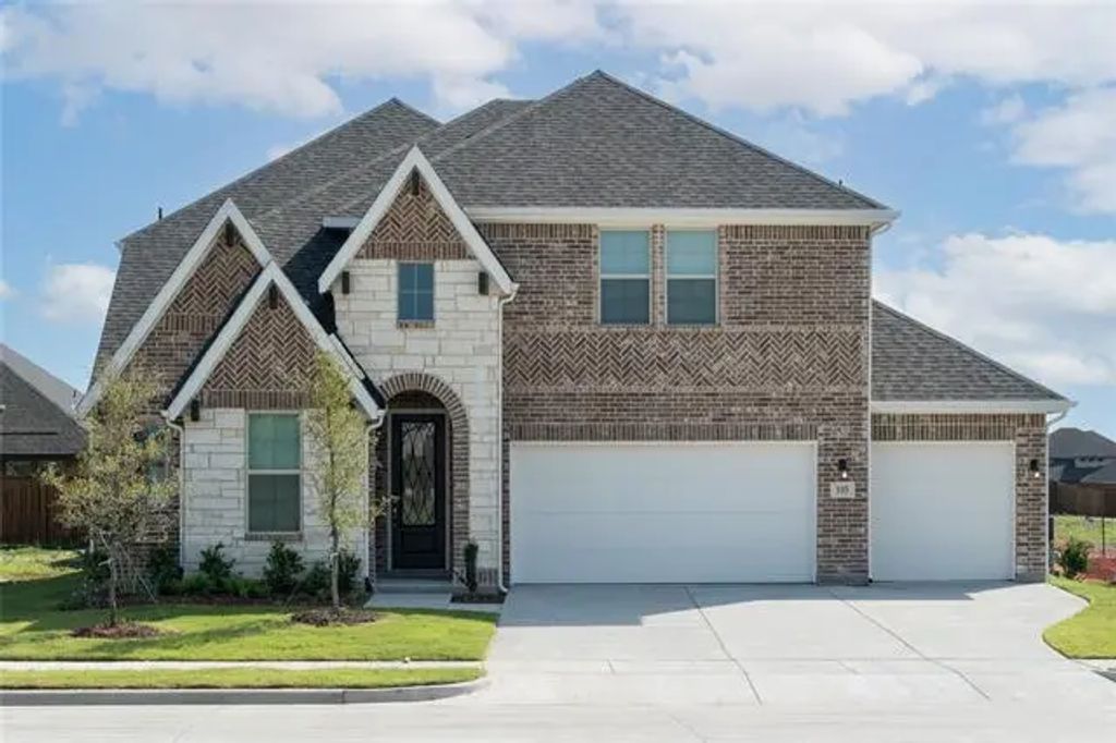 105 National Court, Forney