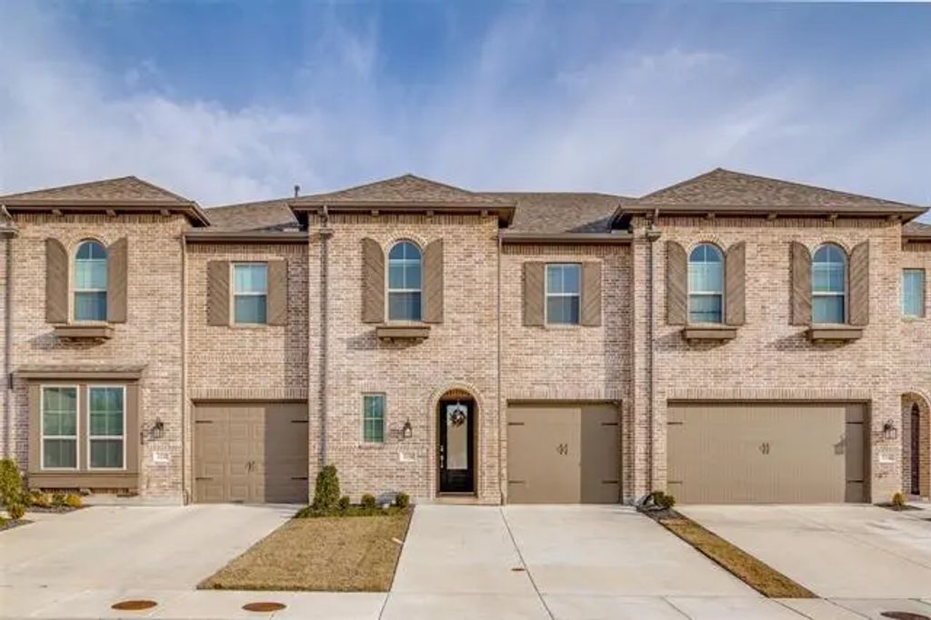 1118 Queensdown Way, Forney