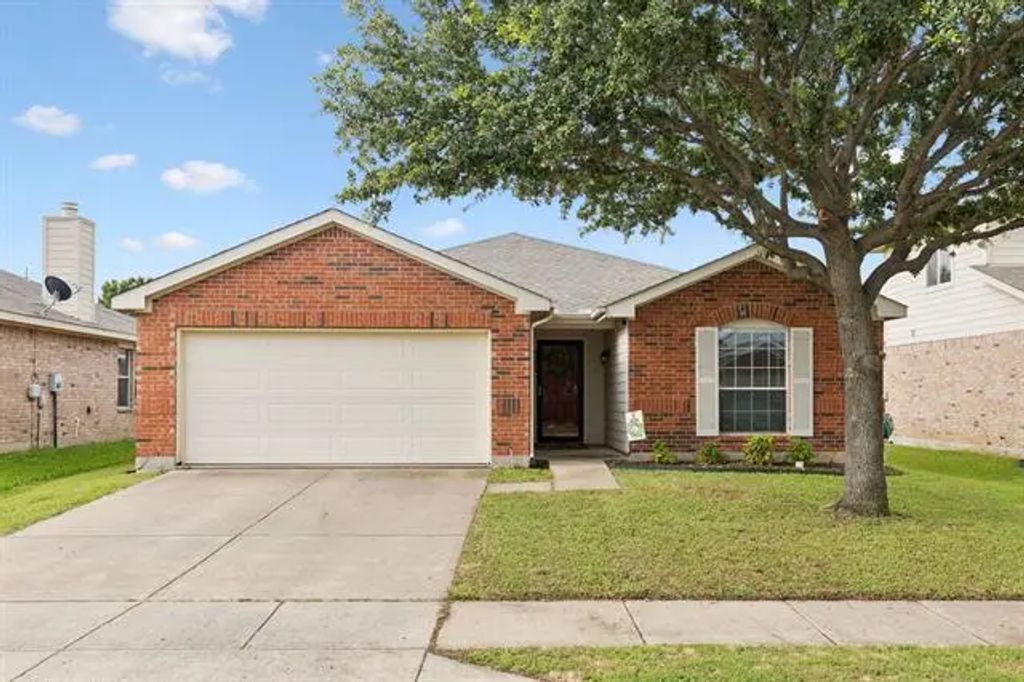 8824 Wagon Trail, Cross Roads