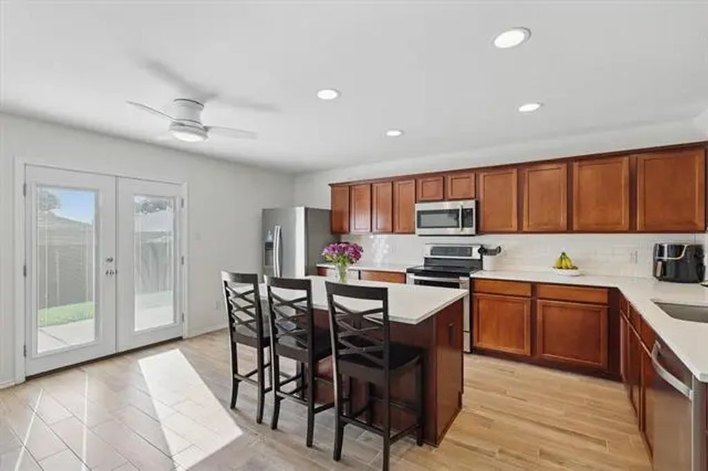 216 Hilltop Drive, Justin