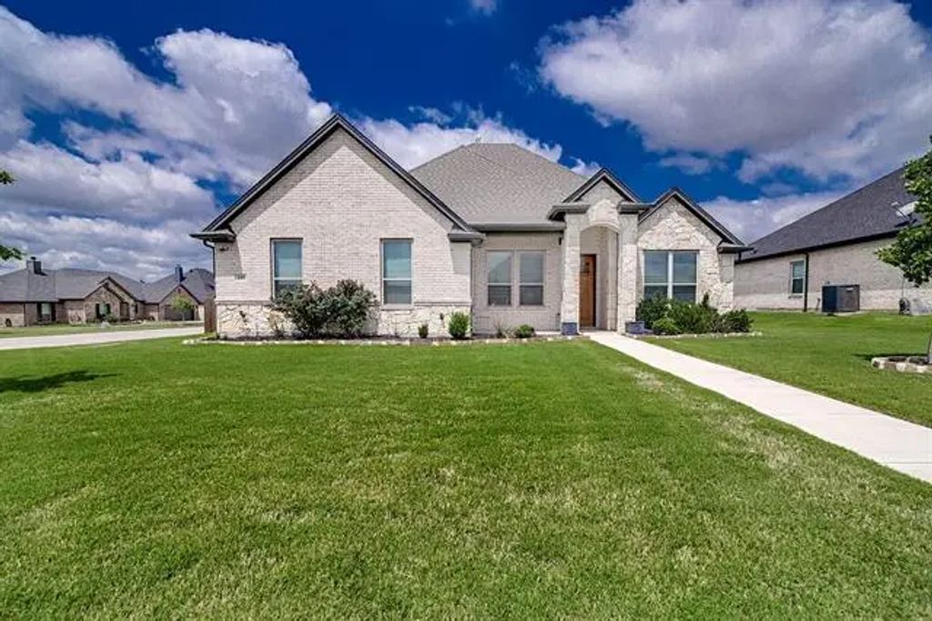103 Saddle Ridge Drive, Godley