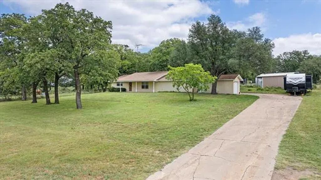 8804 N Us Highway 377, Stephenville
