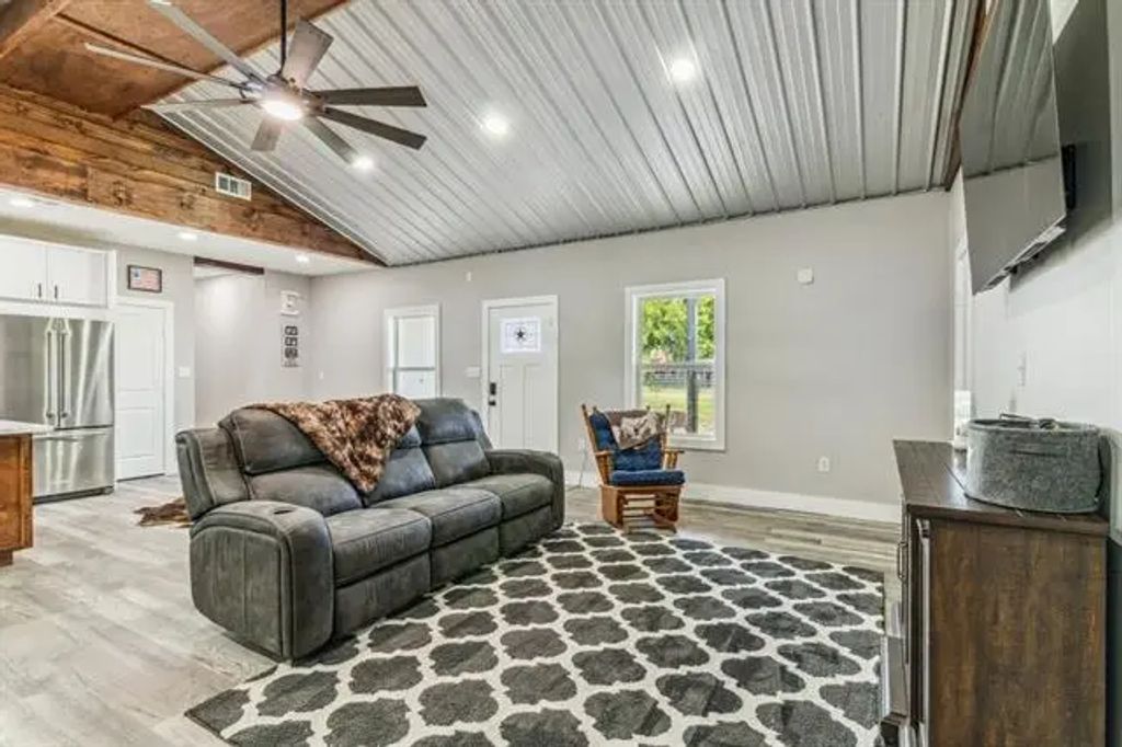 9759 Fm 638, Dawson