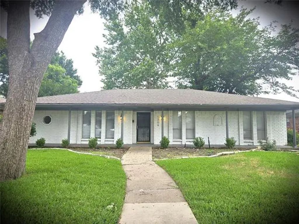 1304 Oakhill Drive, Plano