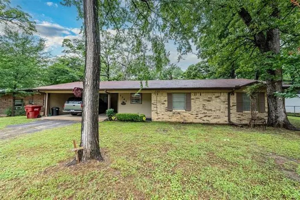 1361 Shady Lane, Canton