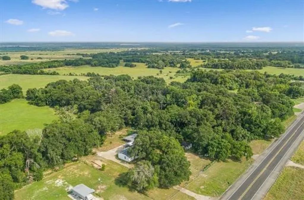 3806 Highway 14 N, Mexia