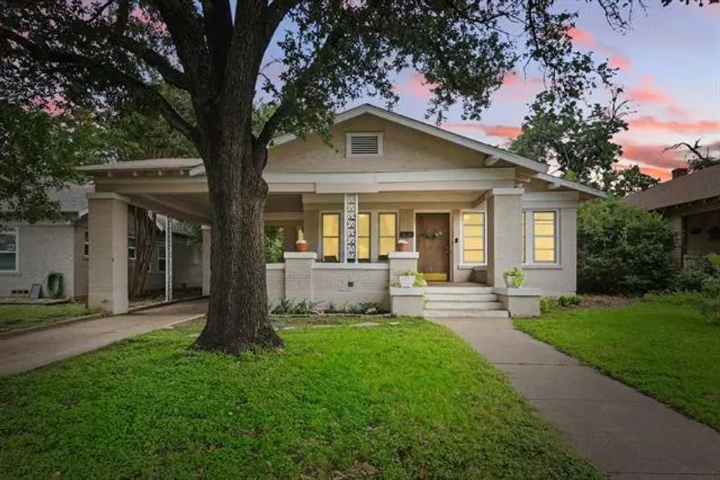1425 W Gambrell Street, Fort Worth