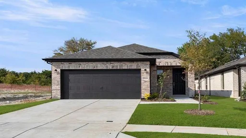 2910 Plum Creek Road, Anna