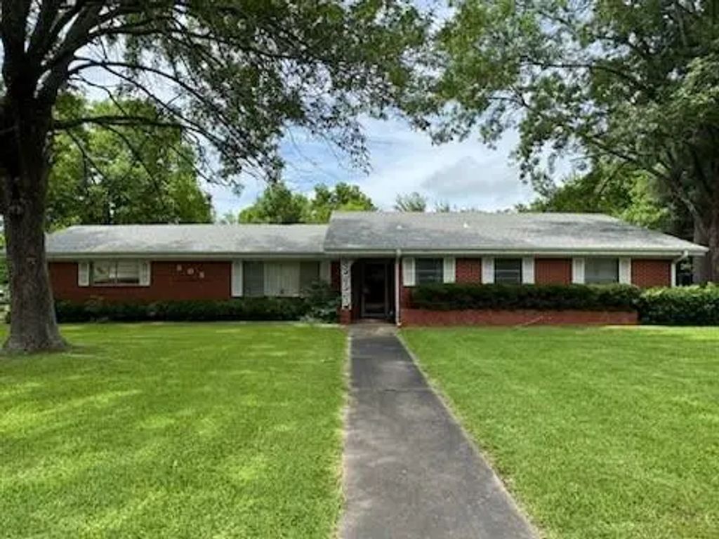 805 W 4th Street, Clarksville